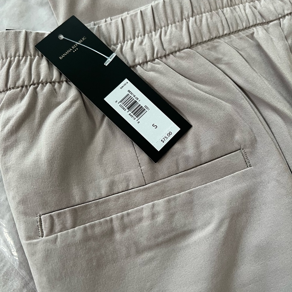 Women’s light weight crop pants